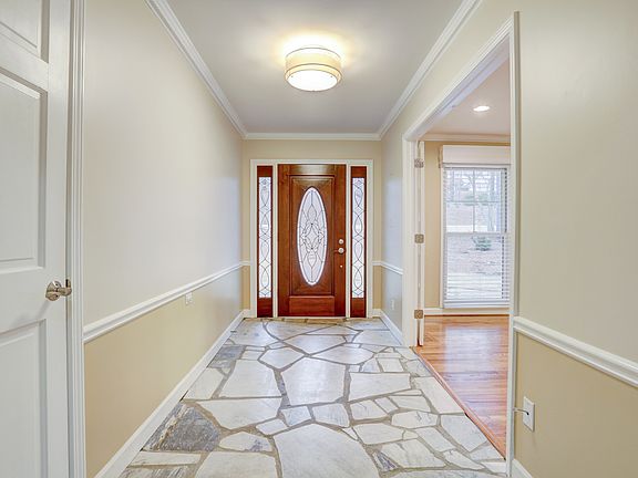 4th image of 560 Glen Eagles Cir SE