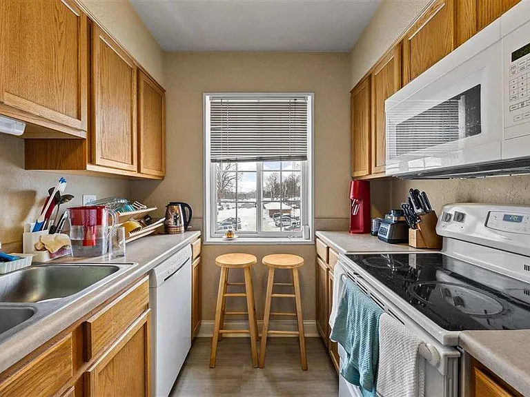 400 Grandview Ct #413 — Photo 10
