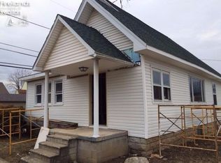 12 W Howard St, Willard, OH 44890