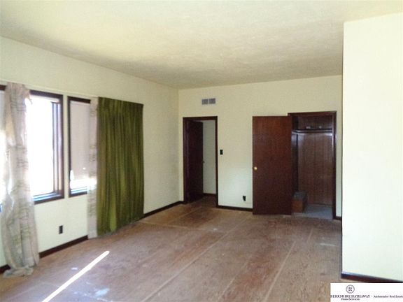 4th image of 1224 Avenue A