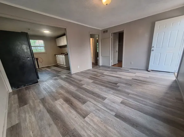 3136 S Clifton St, Wichita, KS 67210