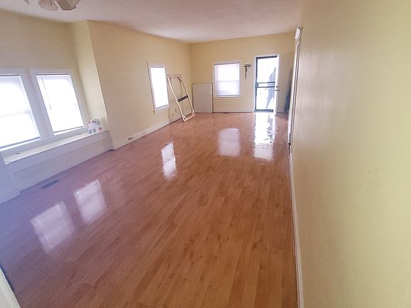 5th image of 1213 N Sheffield Ave