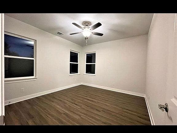 2nd image of 402 Nene Ln