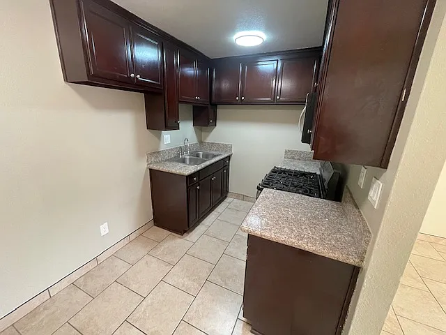 1333 W Stoneridge Ct #4 — Photo 3