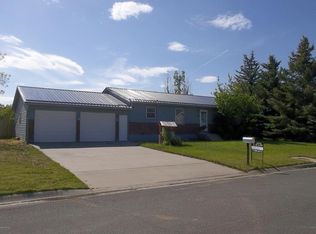 920 Cherry Ln, Gillette, WY 82716