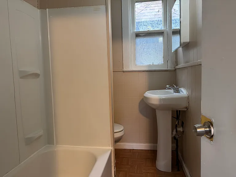 27 Moselle St #1 — Photo 9