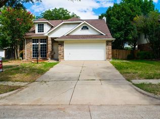 159 Summit Ct, Grand Prairie, TX 75052