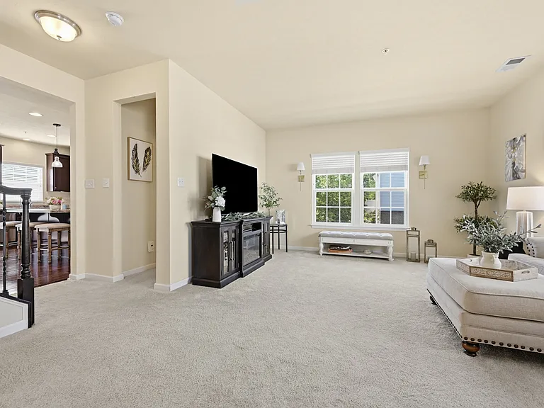 601 Pointe View Dr — Photo 22