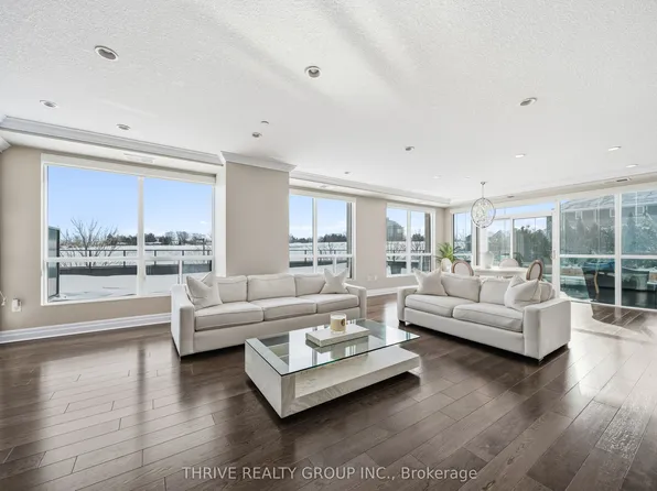 240 Villagewalk Blvd #205, London, ON N6G 0P6