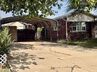 702 N Meredith Ave, Dumas, TX 79029