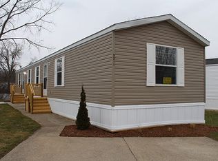 5211 Jennie Dr, White Lake, MI 48383