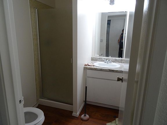 4th image of 2437 51st Ave