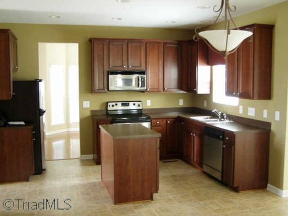 4th image of 2518 Corinth Dr