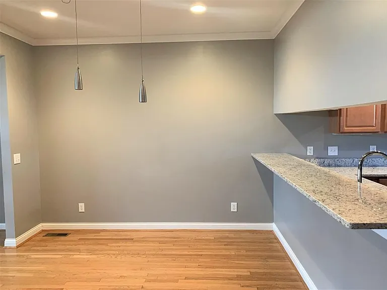 2550 Cleinview Ave — Photo 6
