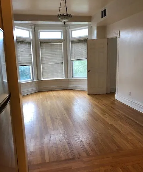 1942 W Division St #3F — Photo 8