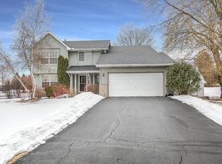 8658 Valley Ridge Ct, Chanhassen, MN 55317