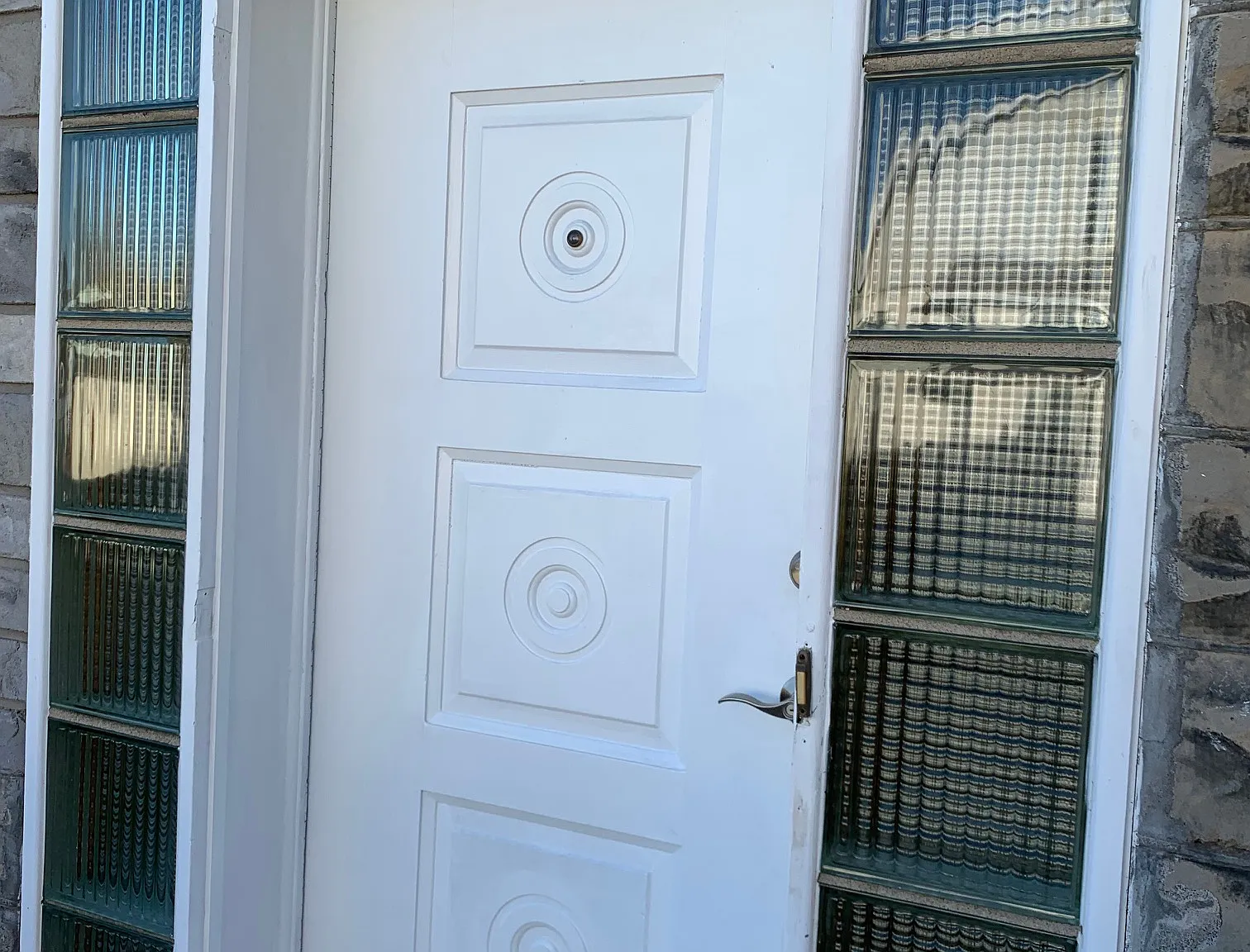 3 bed, 1200 sqft, $1,695 — Photo 3