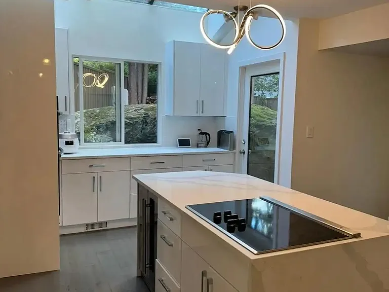5620 Larson Pl — Photo 11