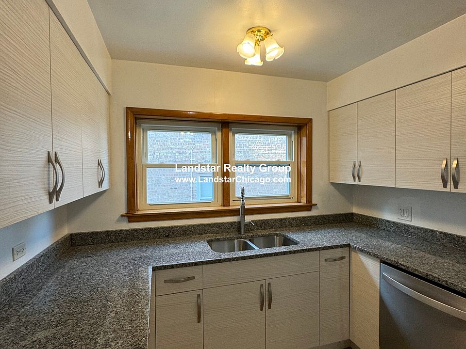 1st image of 4950 Greenwood St APT 2E