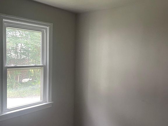 4th image of 205 Wiley St #1