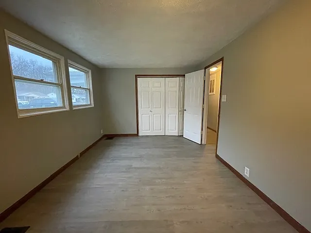 924 E Chippewa Ave — Photo 17