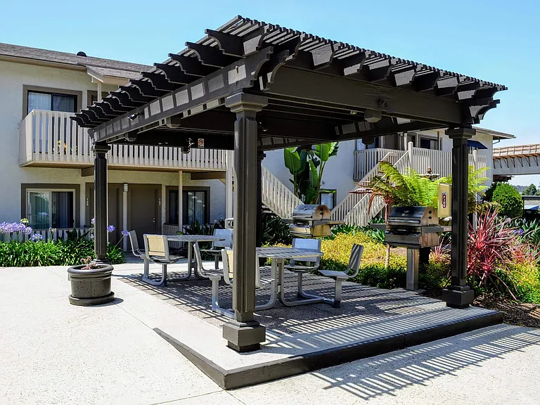 La Jolla Canyon Apartments — Photo 27