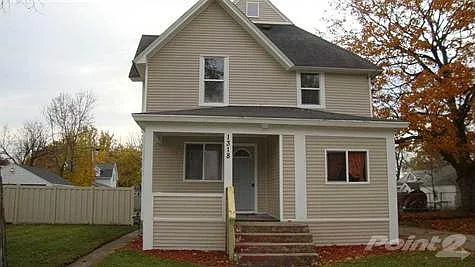 1318 W Grand Ave photo 1