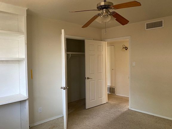 3rd image of 710 W Poe St