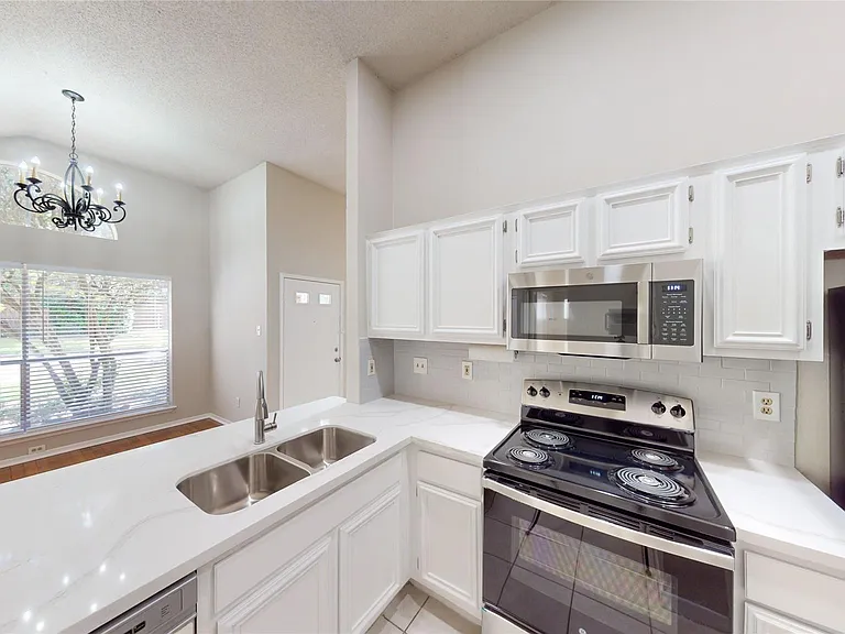 3303 Golden Trails Dr #101 — Photo 4