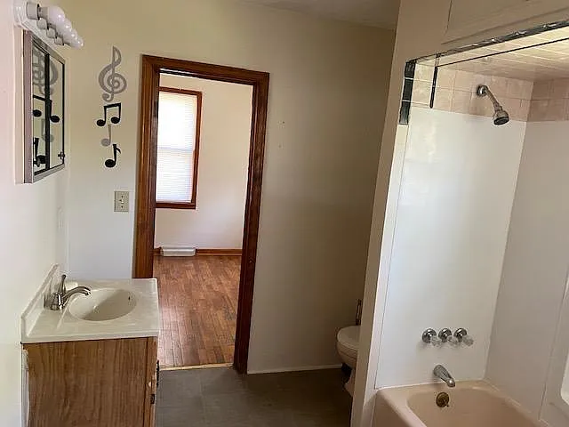3 bed, 978 sqft, $1,150 — Photo 3