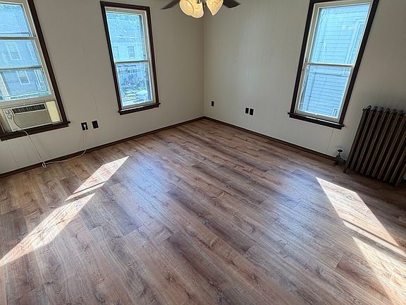 3rd image of 9 S 2nd St Floor 2