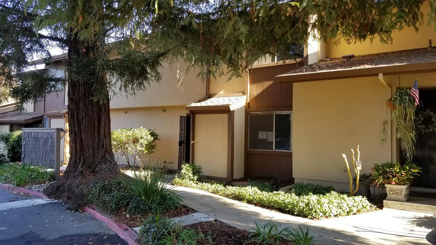 5052 Greenberry Dr photo 1