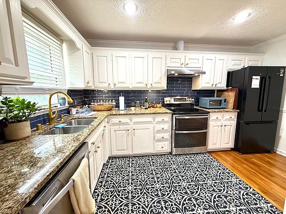 5th image of 450 Osprey Cir