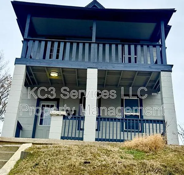 129 Brooklyn Ave — Photo 3