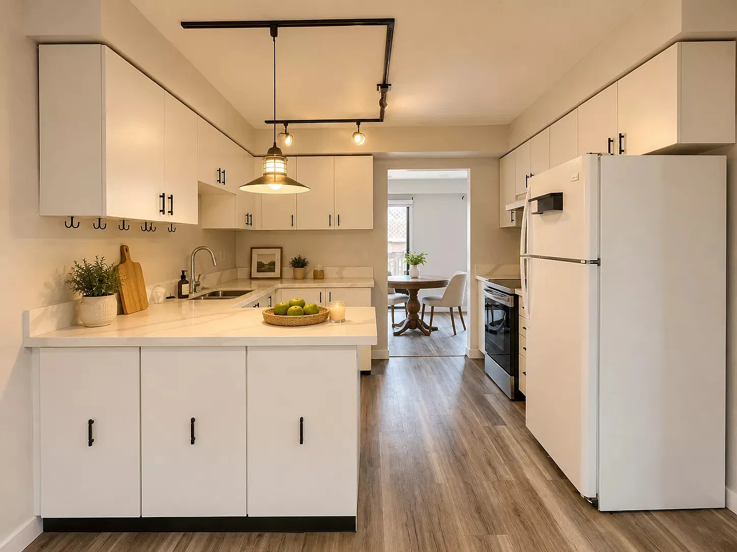 3 bed, 1599 sqft, $2,850 — Photo 2