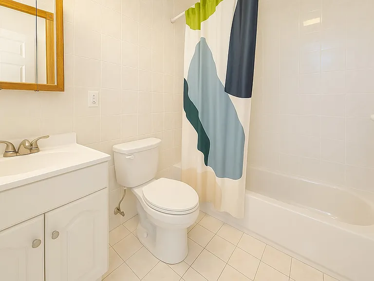 254 S 1st St #4B — Photo 8