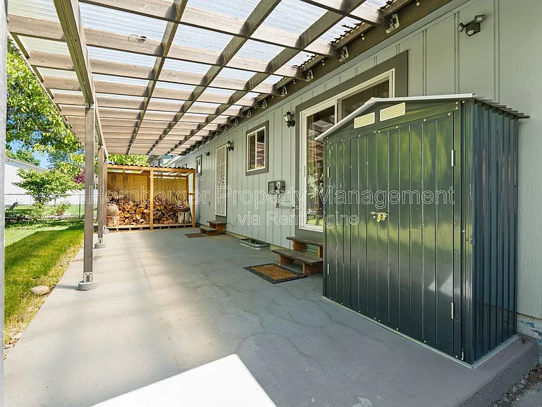 1703 N Walnut Rd — Photo 25