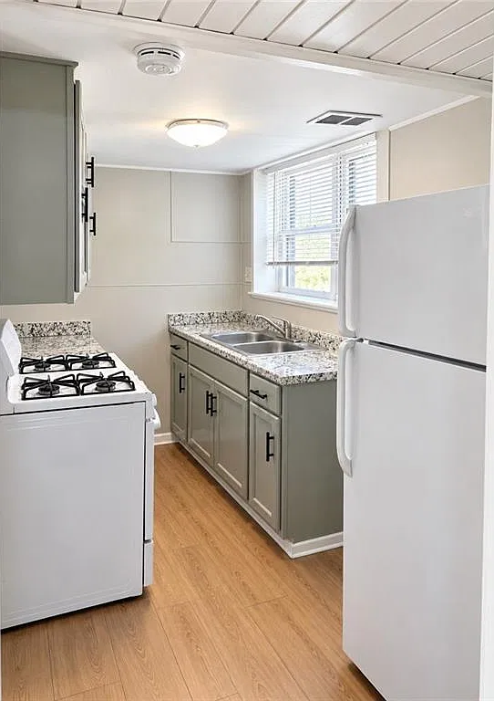 1 bed, 1.0 bath, 672 sqft, $1,300 — Photo 4