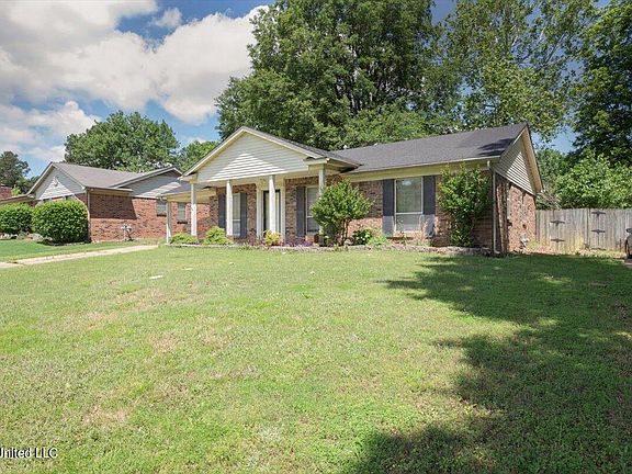 3rd image of 1694 Custer Dr