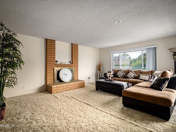 5th image of 1060 Diamond Dr