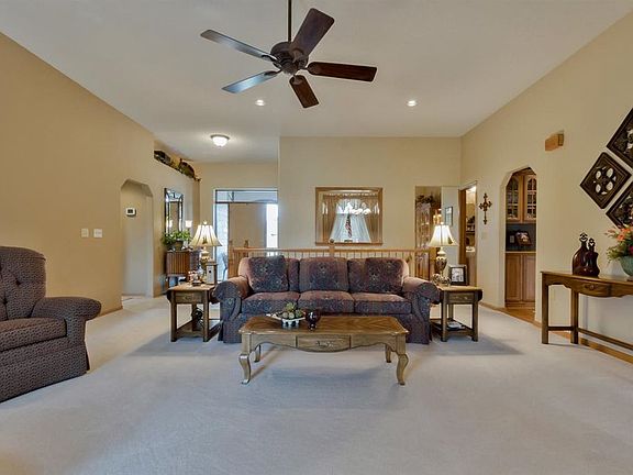 5th image of 1006 Tiffany Ct