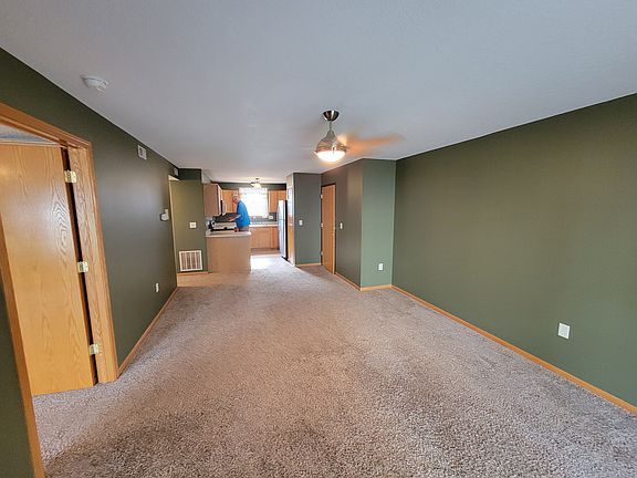 2nd image of 10 Cherry Ct