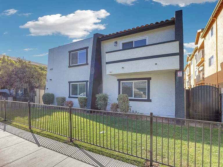 1075 Molino Ave #3 — Photo 15