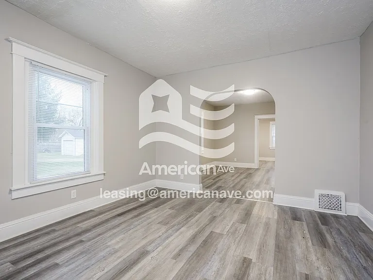 1774414_003_living_room_14210357.jpg