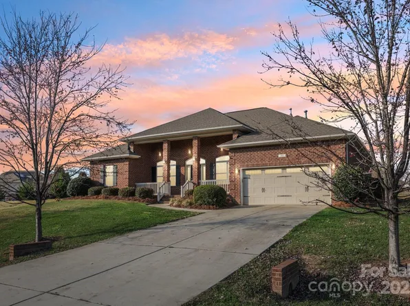 153 Nesting Quail Ln, Mooresville, NC 28117
