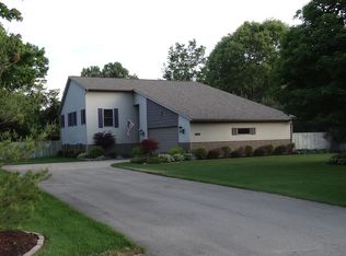 1612 W Lakewood Blvd, Holland, MI 49424