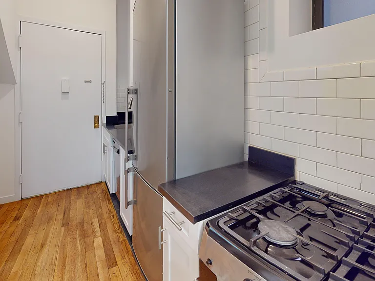 312 E 91st St #1R — Photo 15