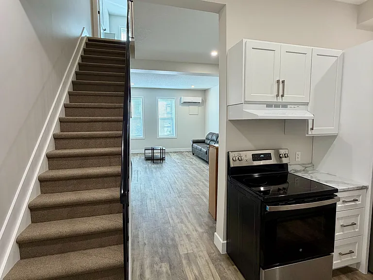 537 Talbot St #7 — Photo 9