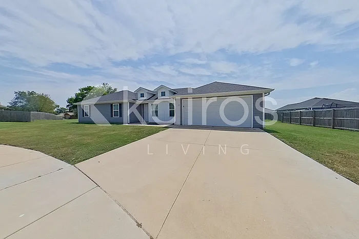 3 bed, 2.0 bath, 1263 sqft, $1,425 — Photo 3
