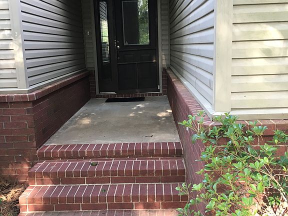 2nd image of 450 Rolling Green Dr